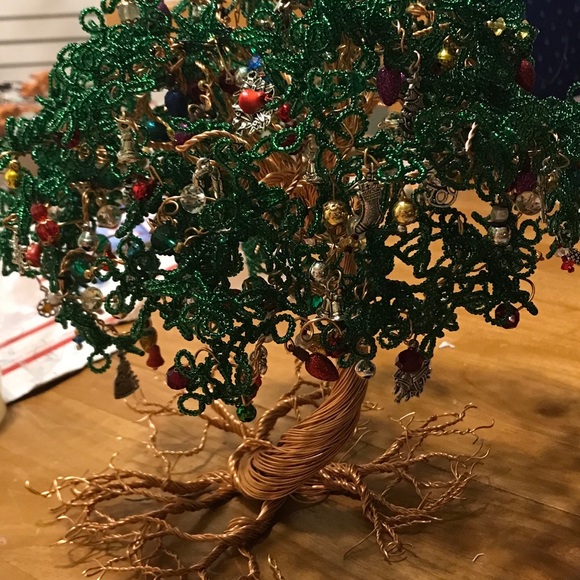 Sale Festive decorative tree  (20%=$99) lowest price ever (excluding cou… - Picture 5 of 6